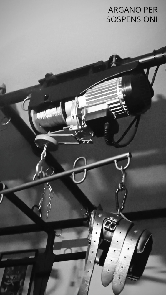 attrezzatura per dungeon sospensioni bondage e bdsm